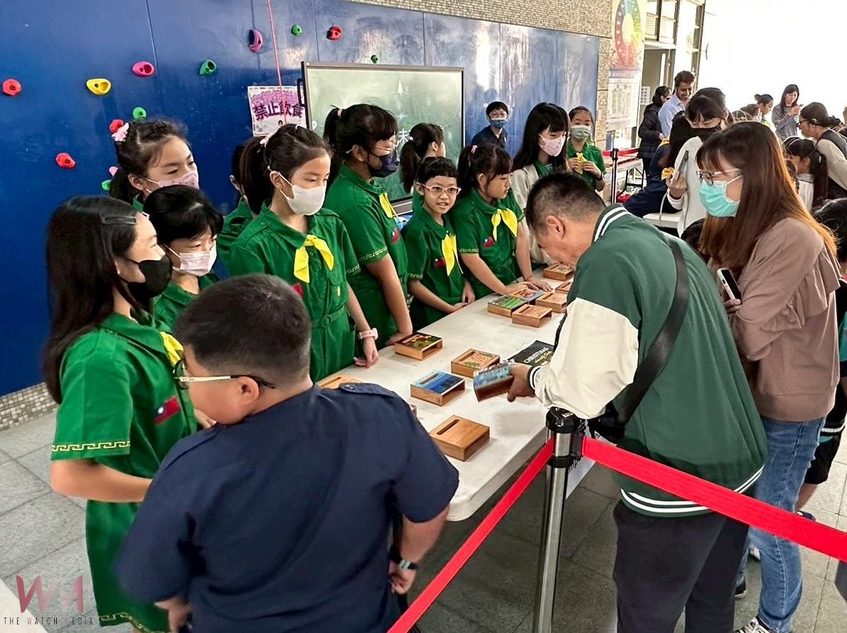 廢木重生傳愛心　崇文國小童軍義賣音箱助尼泊爾女孩 - https://www.watchmedia01.com