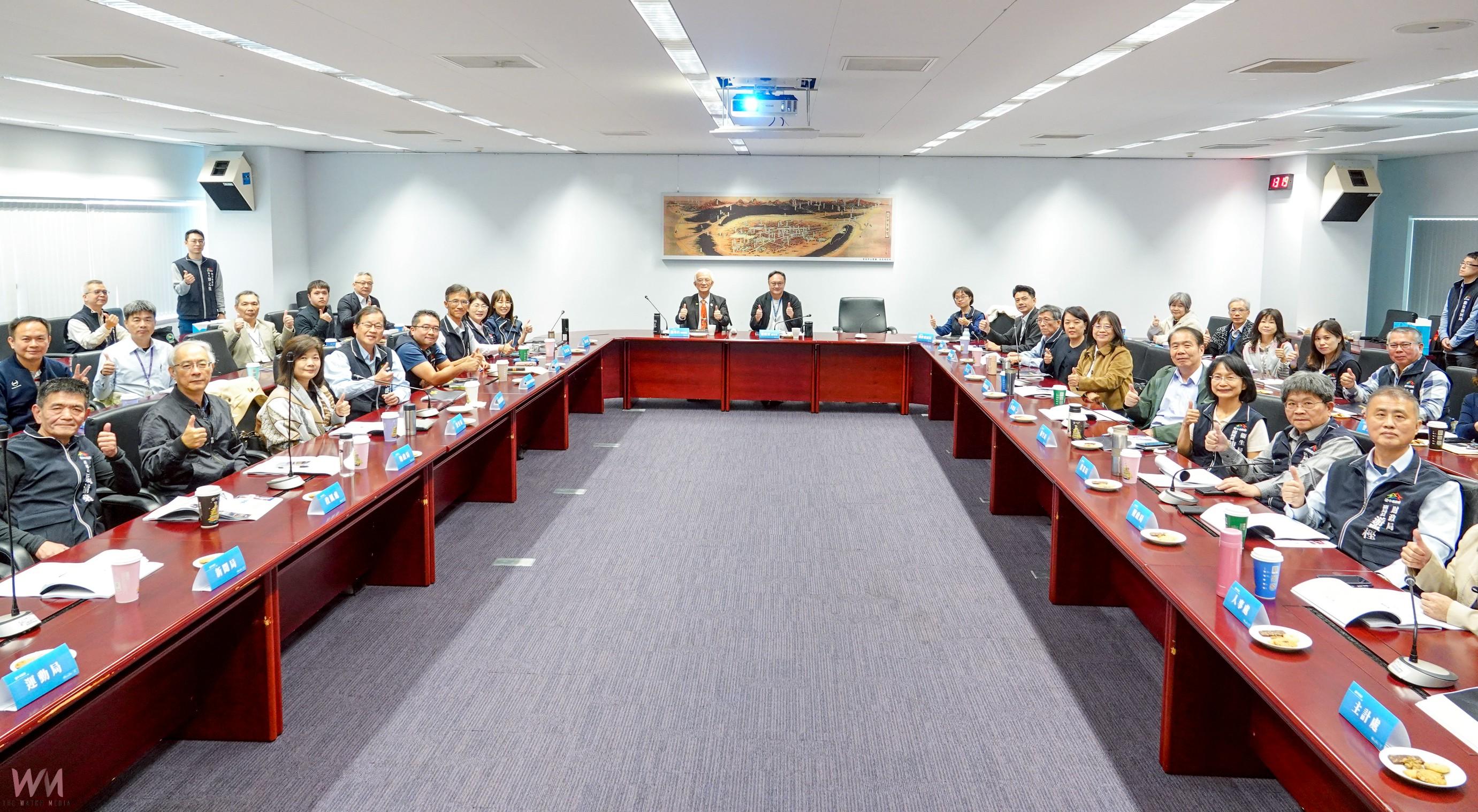 台中「AI首長班」完訓 盧秀燕親自參與培育80名高階主管 - https://www.watchmedia01.com