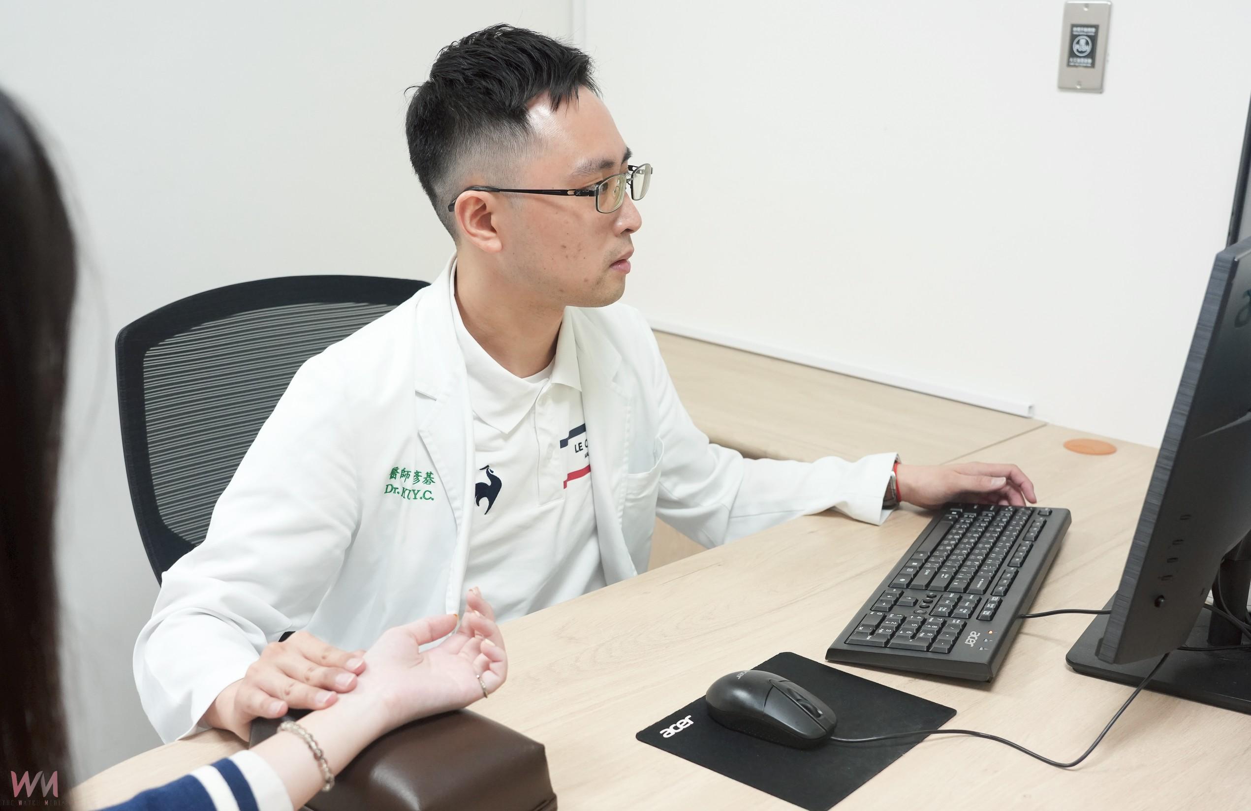 疼痛一年半找不到原因 國中女反覆腹痛送急診 中醫揭:是肝氣卡住 - https://www.watchmedia01.com