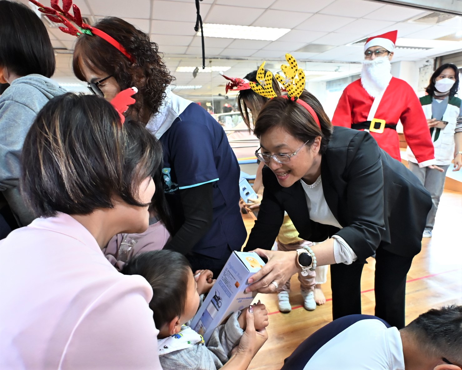 (有影片)/家扶學園聖誕活動 110位孩子手握夢想禮物笑開懷 - https://www.watchmedia01.com