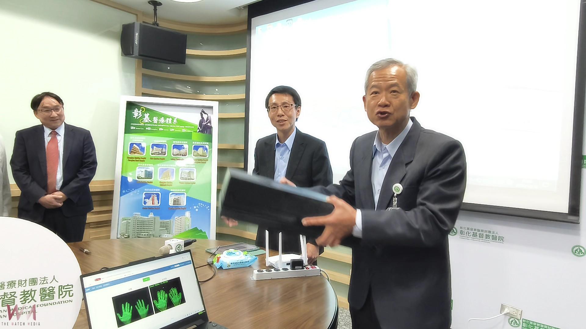 (有影片)/彰基攜手旭東機械「智能螢光洗手系統」 讓洗手也能看得見 - https://www.watchmedia01.com