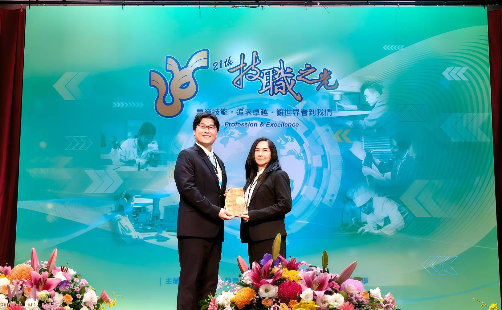 吳鳳科大技職之光13連霸 2生榮獲技職傑出證照達人獎 - https://www.watchmedia01.com