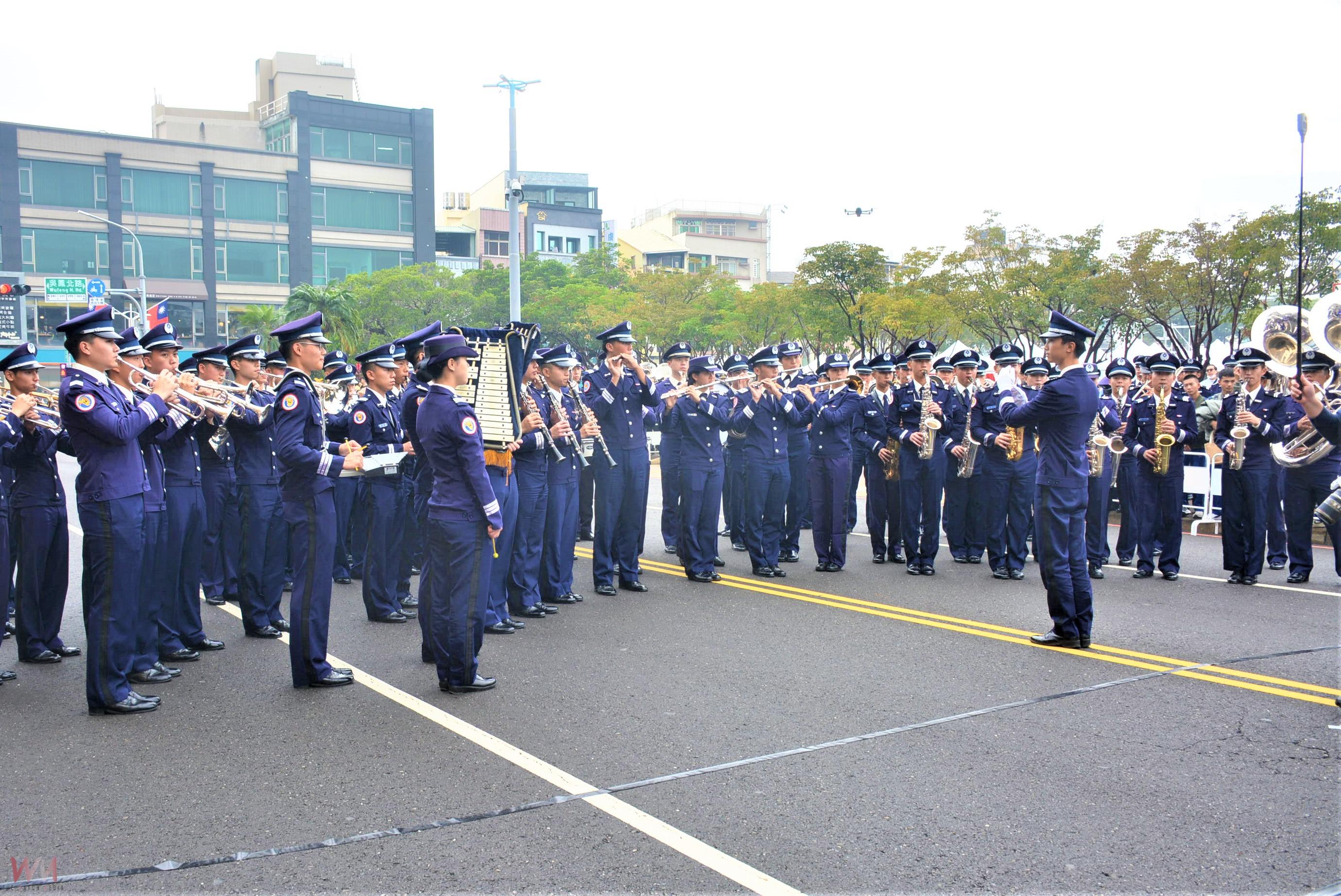 陸海空三軍聯合BATTLE樂聲 交織出震撼街頭軍樂盛景 - https://www.watchmedia01.com