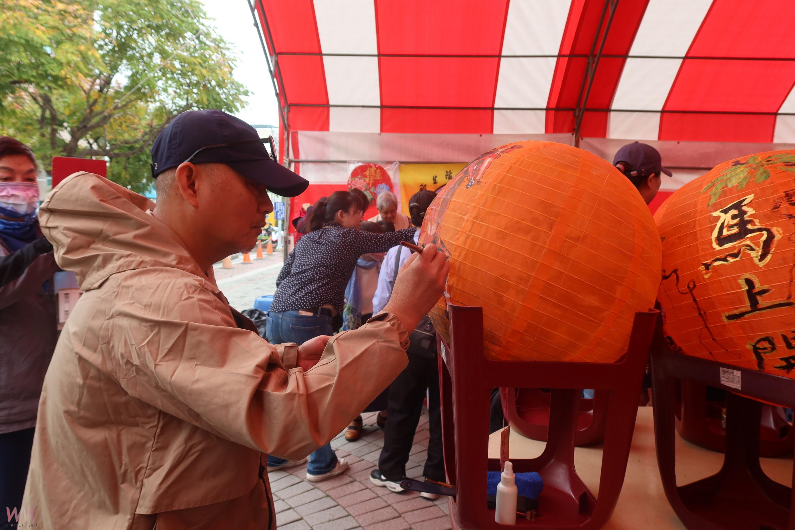 (有影片)/半線古城燈影裡 藝術家「彩繪彰邑百景」 - https://www.watchmedia01.com