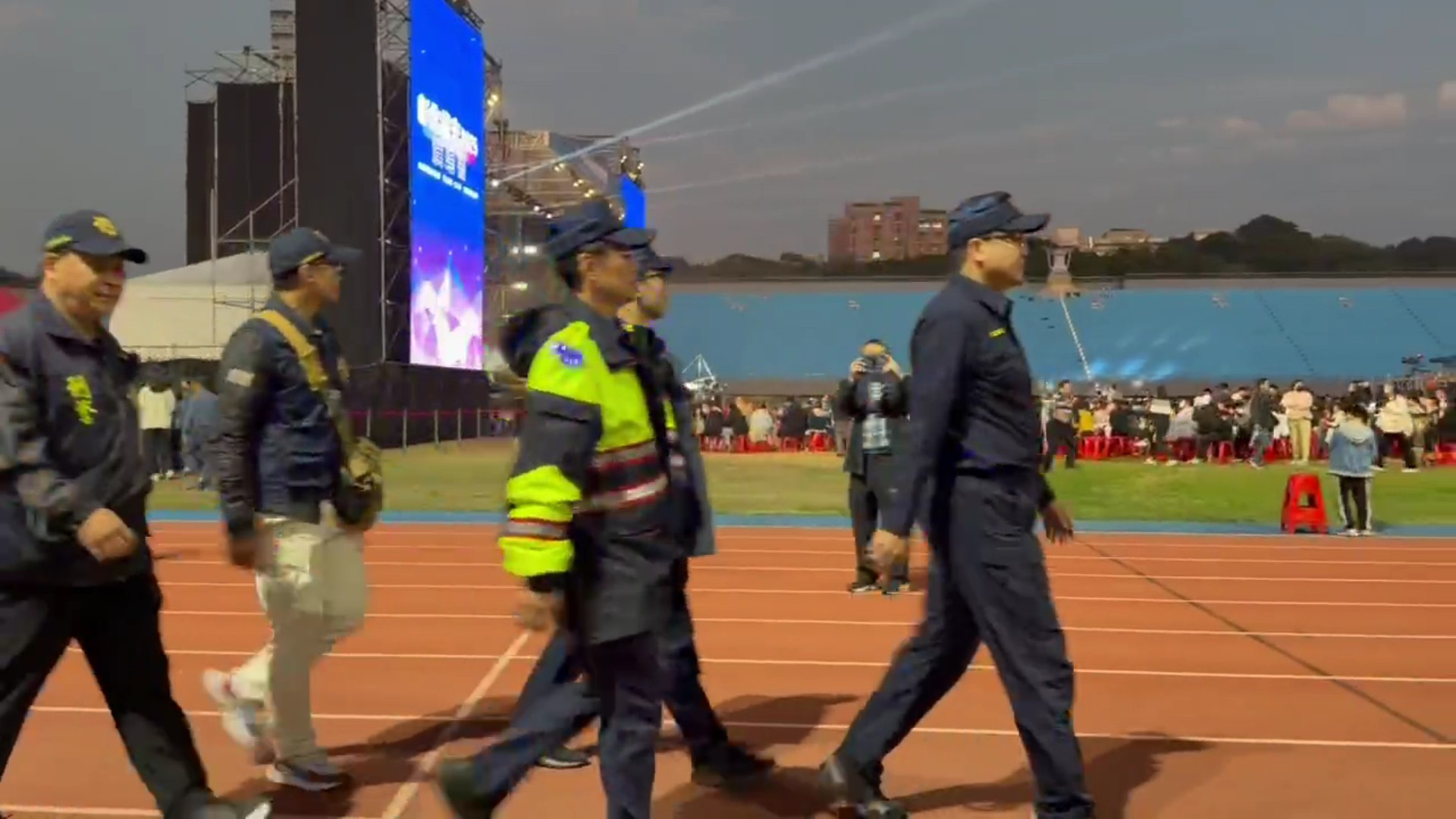 (有影片)/北捷事件下高規格戒備 彰化歲末演唱會快打部隊首度進駐 - https://www.watchmedia01.com