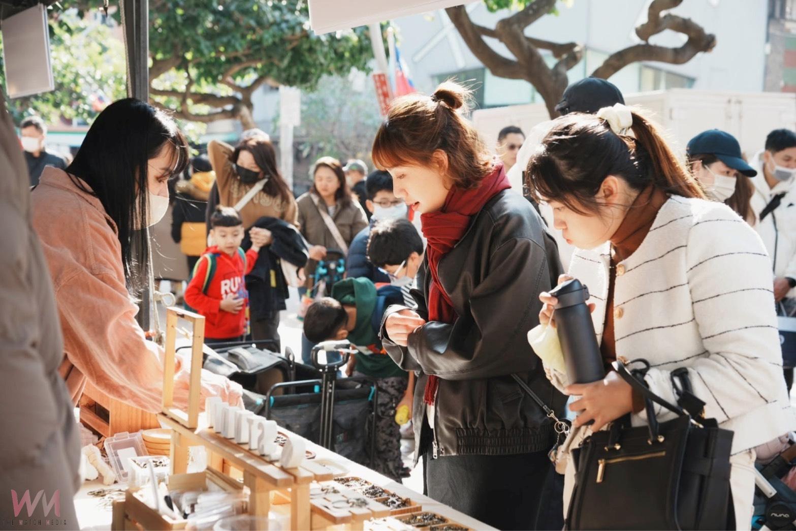 共享冬日節慶盛會 台中9米主燈「聚.光」點燈 聖誕野餐日熱鬧揭幕 - https://www.watchmedia01.com