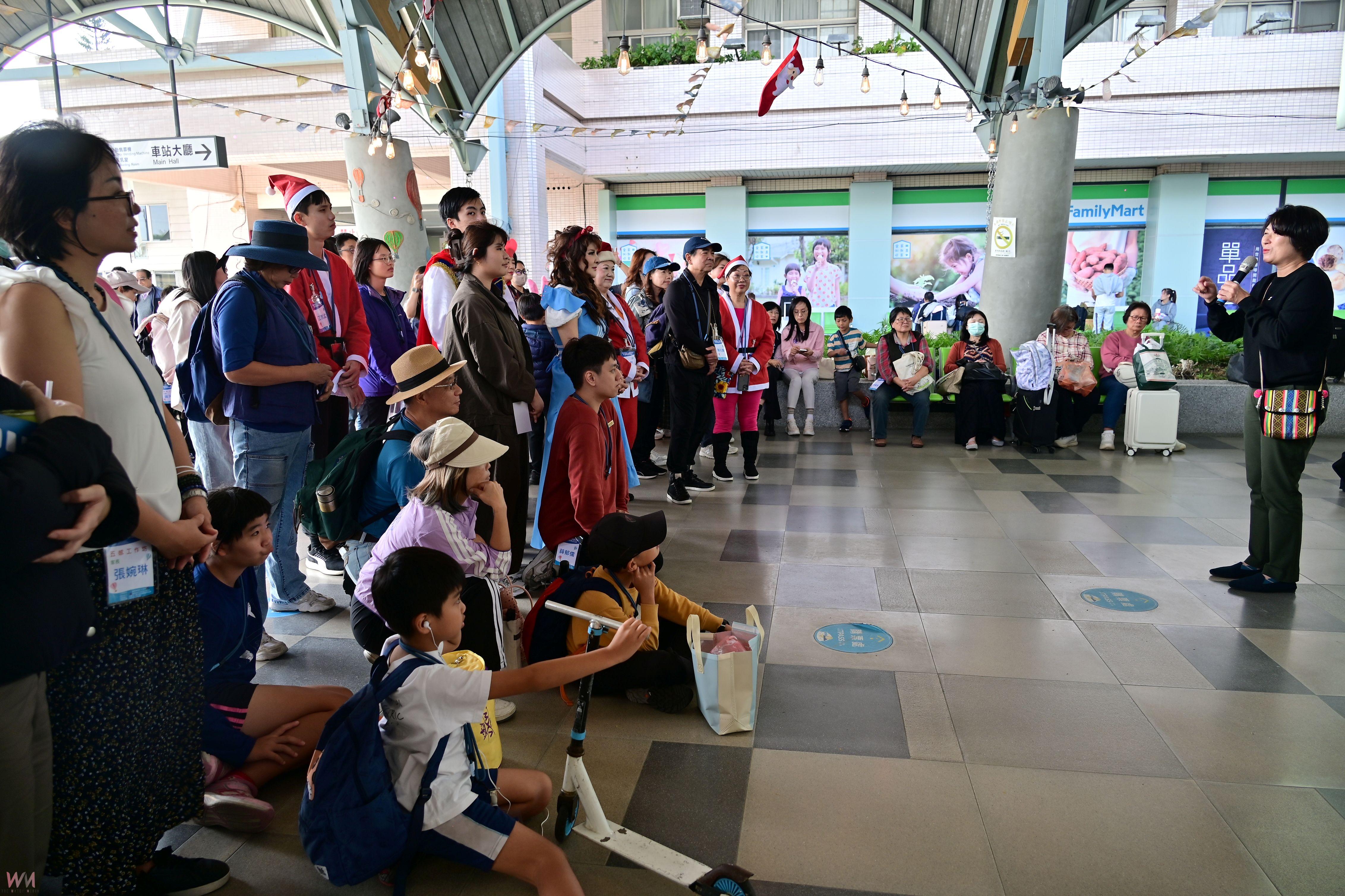 專屬藍皮療癒啟程！台東縣長饒慶鈴致意遞溫暖 - https://www.watchmedia01.com