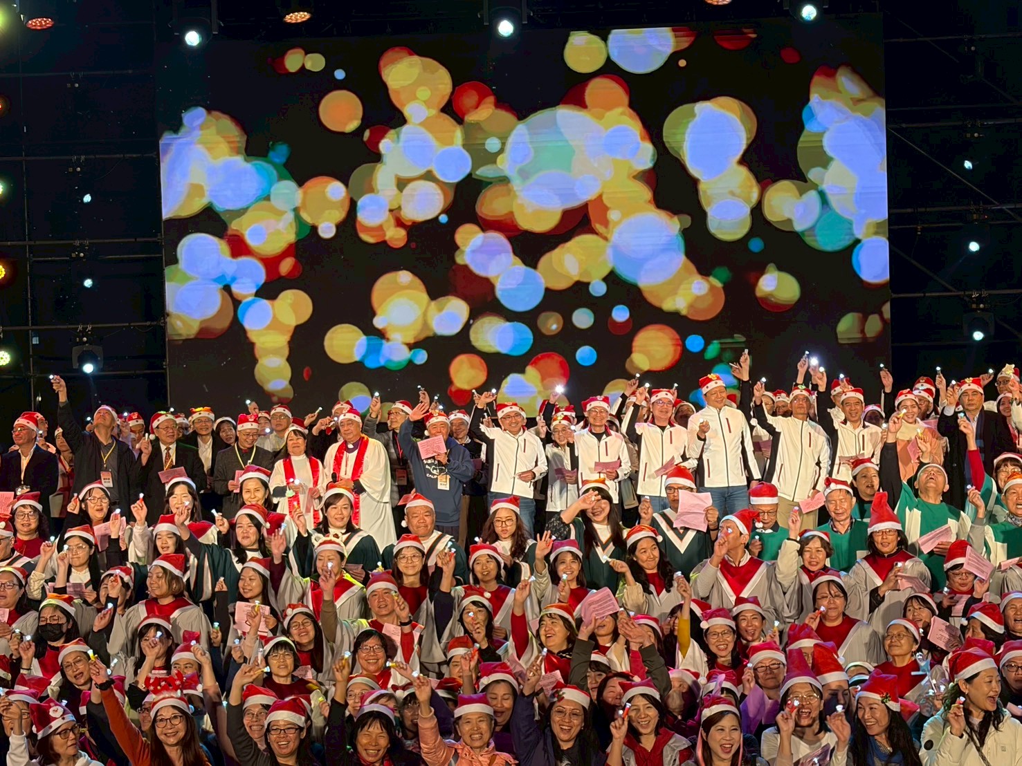 萬人齊唱《平安夜》!新北平安晚會佳音傳遍耶誕城 - https://www.watchmedia01.com