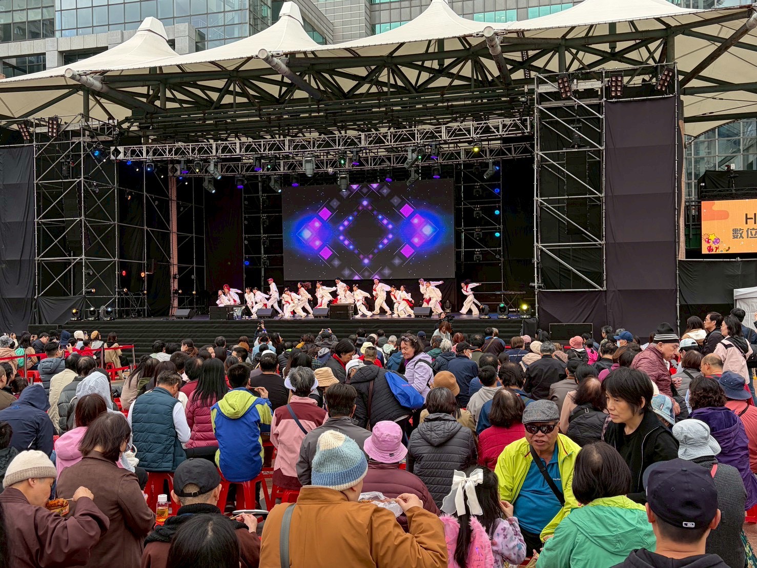 萬人齊唱《平安夜》!新北平安晚會佳音傳遍耶誕城 - https://www.watchmedia01.com