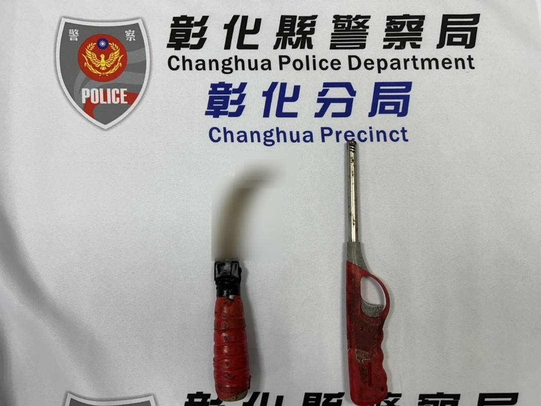 （有影片）／彰化民族路街友持鐮刀驚嚇民眾　警方即刻制伏