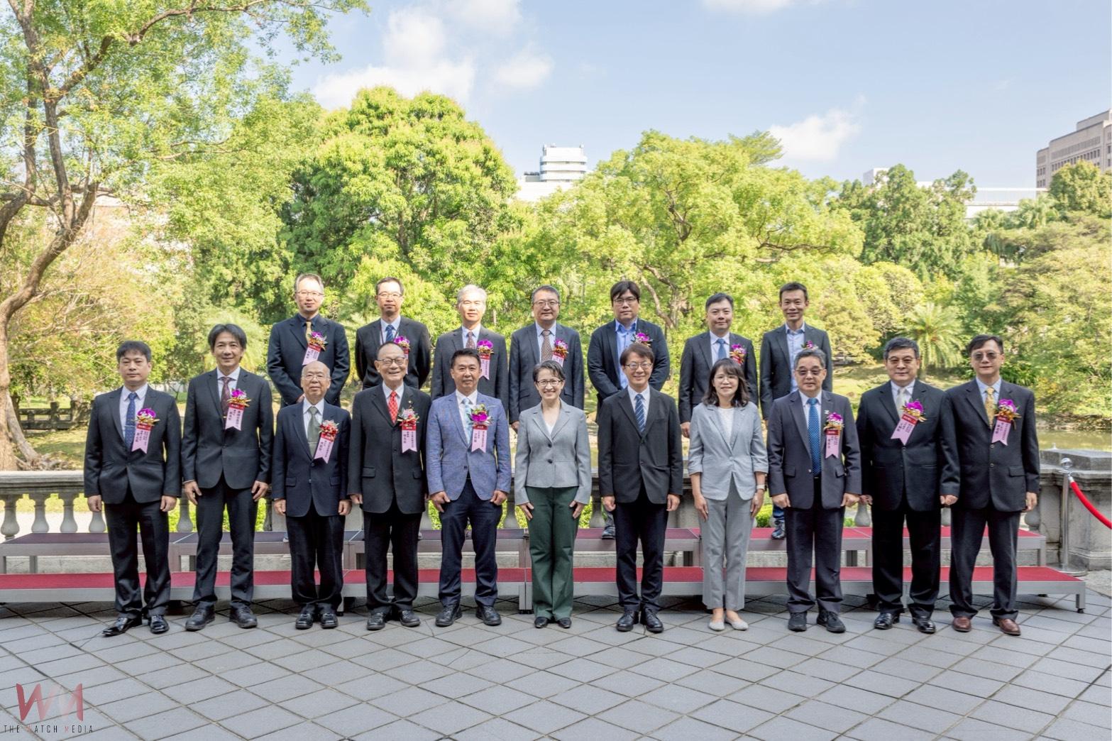 總統、副總統接見肯定 中市水利局多項工程勇奪國家建築與工程獎 - https://www.watchmedia01.com