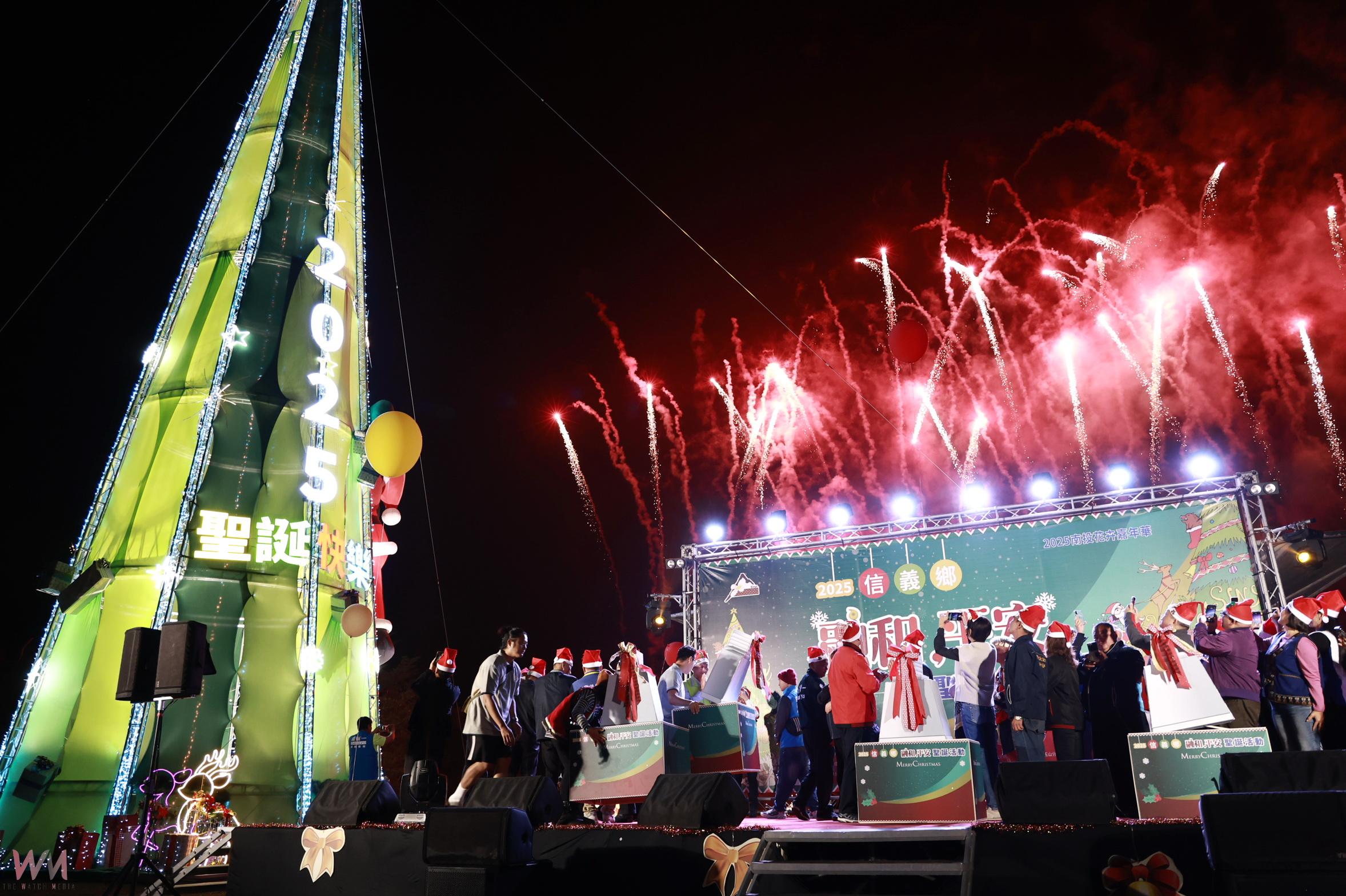 南投縣長許淑華為信義鄉羅娜聖誕樹點燈 共度歡樂平安夜 - https://www.watchmedia01.com