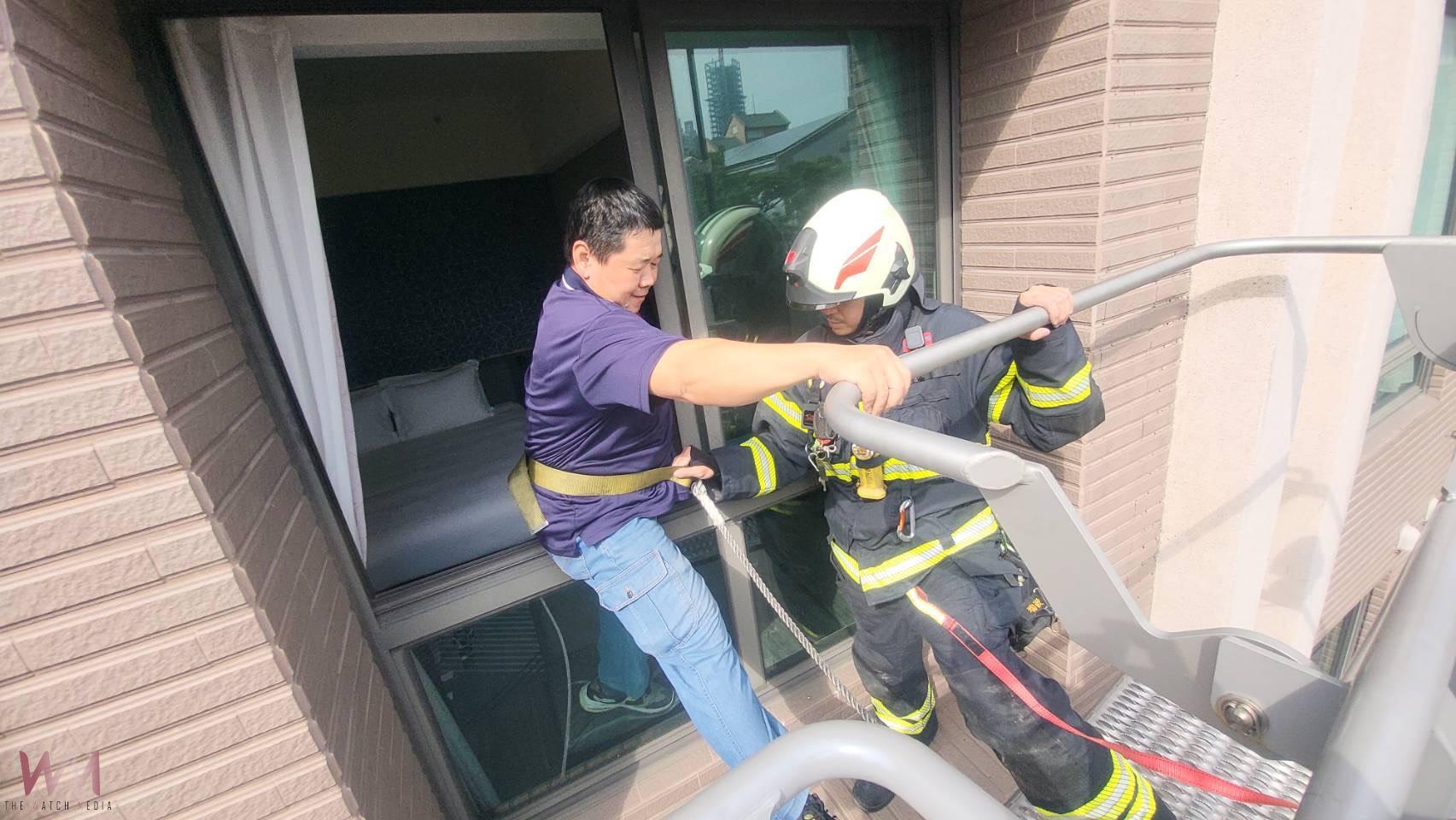 逼真!雲梯車演練強化飯店防災 周國樑專業配合守護旅客安全 - https://www.watchmedia01.com