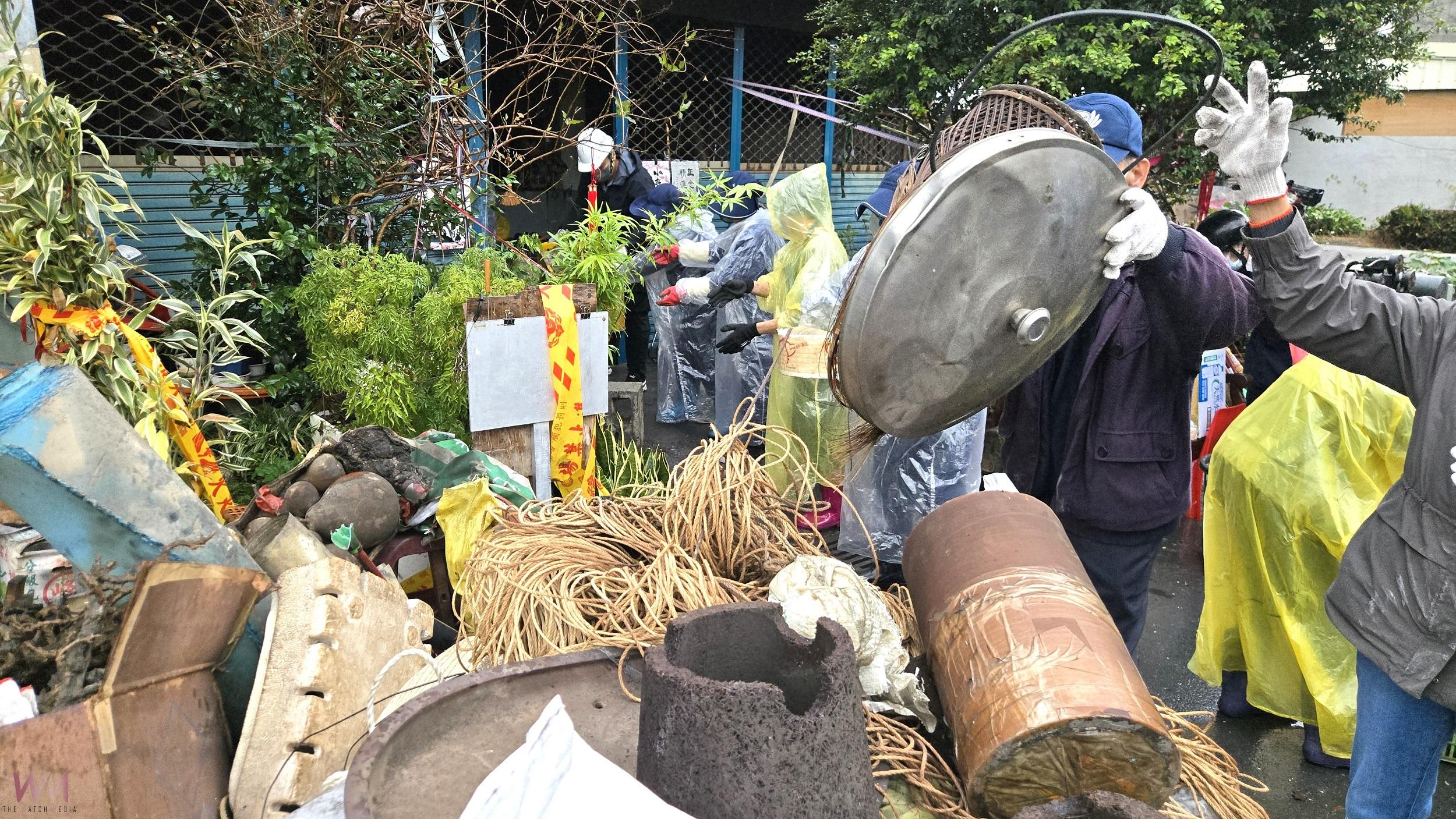 草屯近郊火噬民宅 慈濟志工冒雨動員協助清掃 - https://www.watchmedia01.com