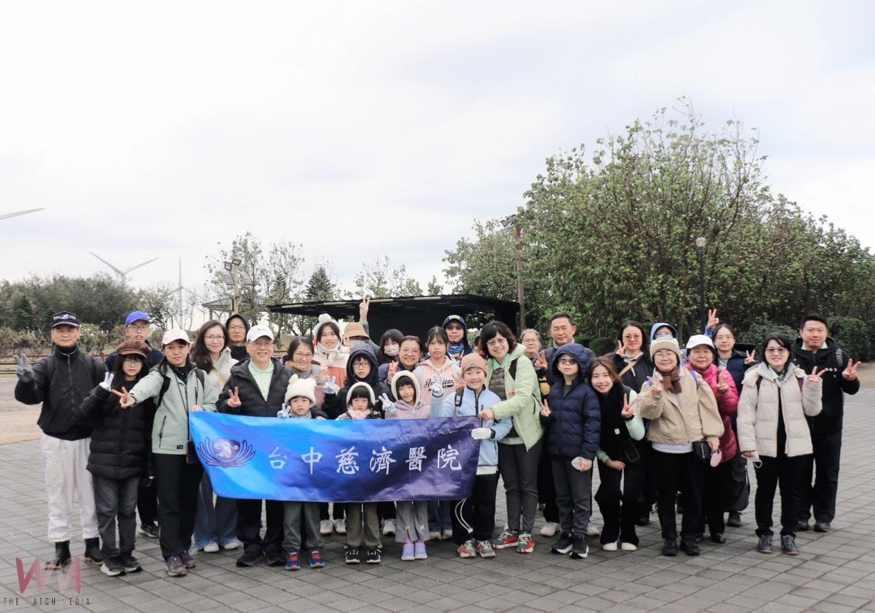 落實環境永續　台中慈濟醫院攜眷大安淨灘齊心護海岸 - https://www.watchmedia01.com