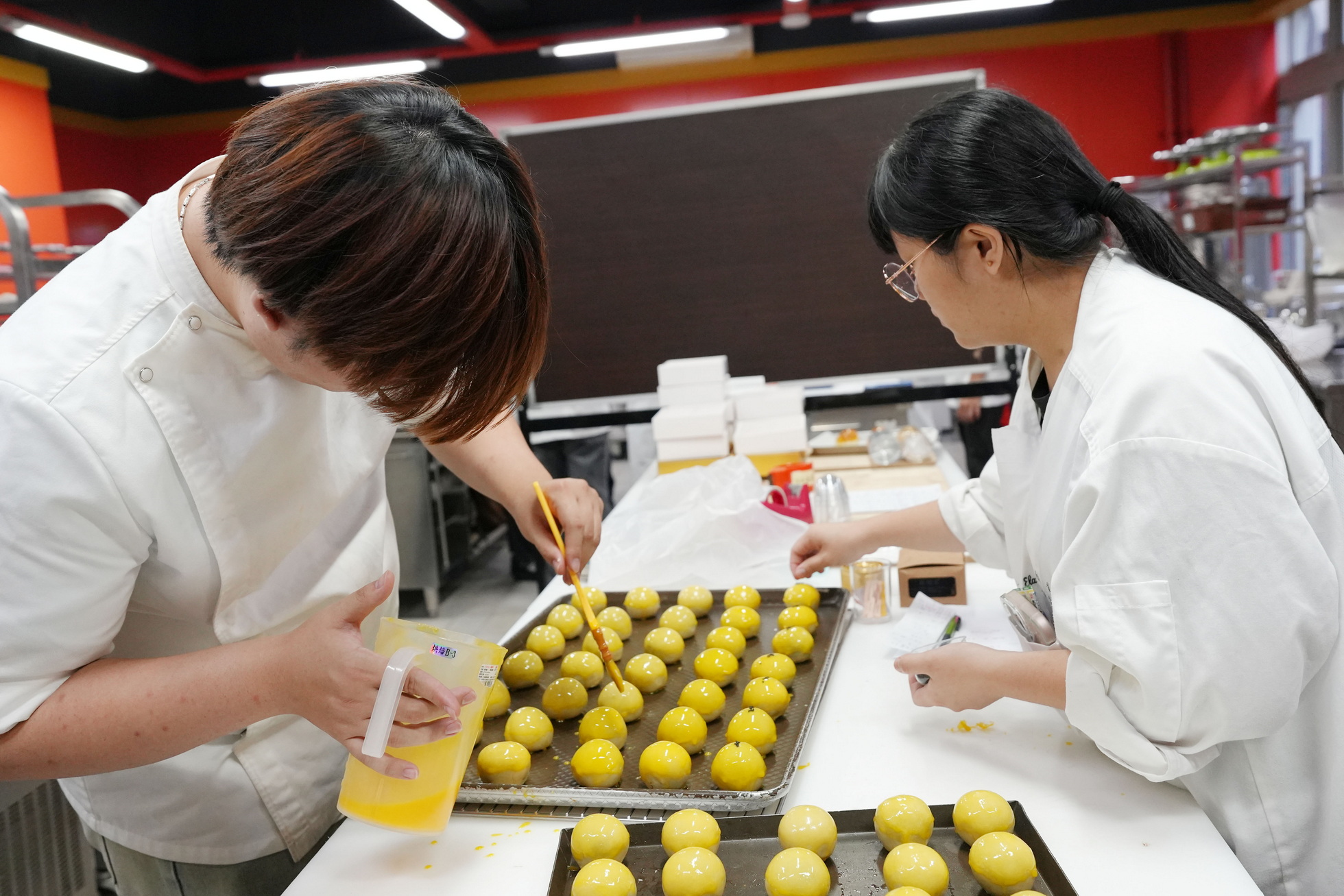 (有影片)/大葉學生首度挑戰蛋黃酥 從課堂學到節慶滋味 - https://www.watchmedia01.com