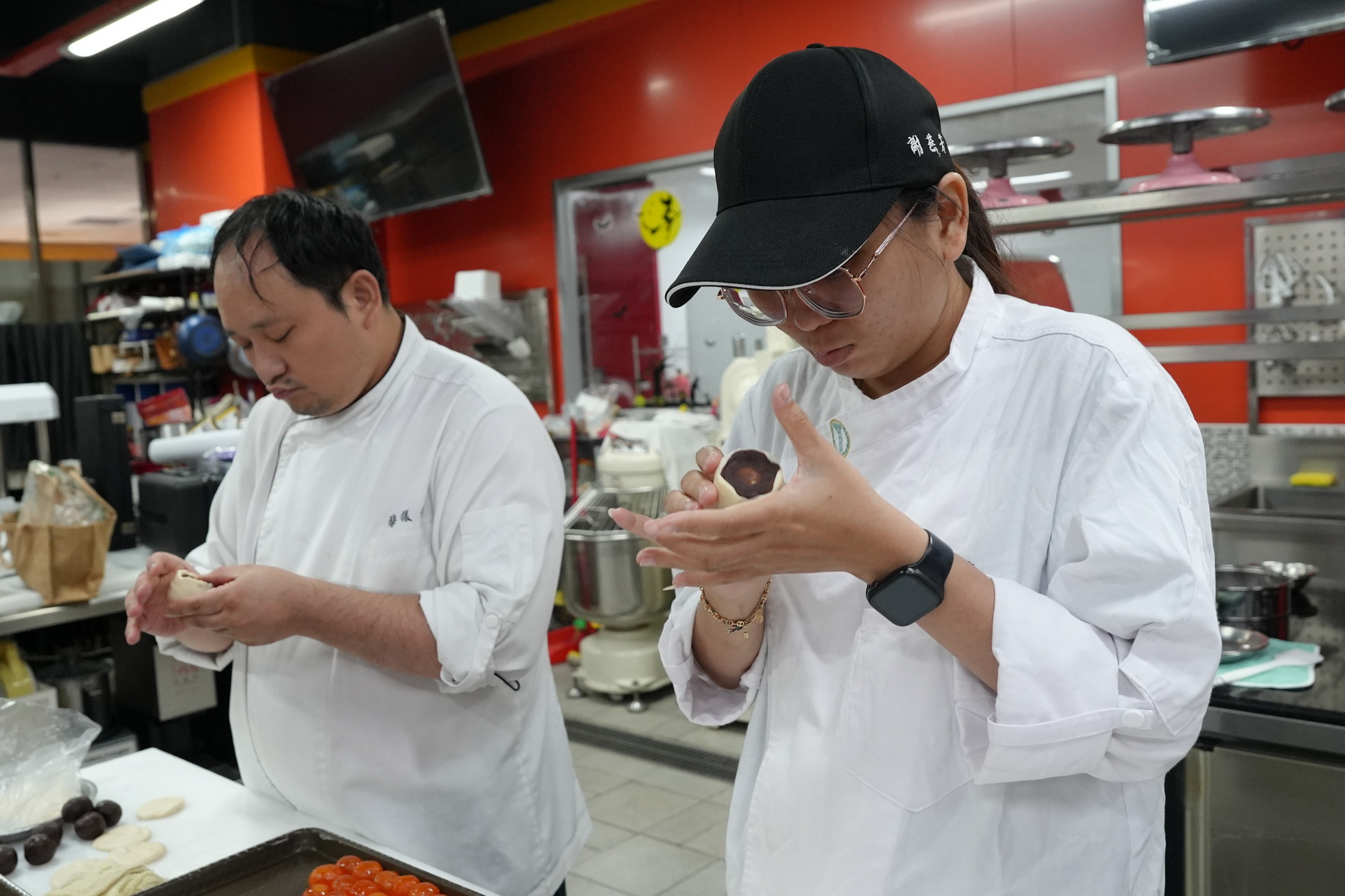 (有影片)/大葉學生首度挑戰蛋黃酥 從課堂學到節慶滋味 - https://www.watchmedia01.com