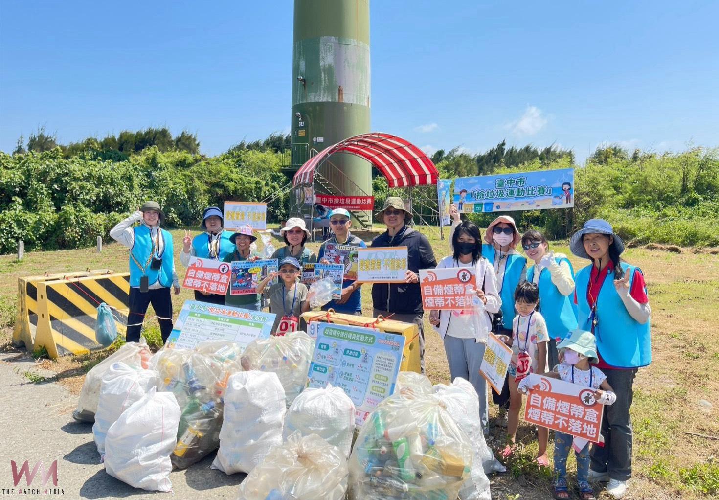 近800人響應淨灘 中市環保局攜手荒野保護協會 守護海岸減塑減煙蒂 - https://www.watchmedia01.com