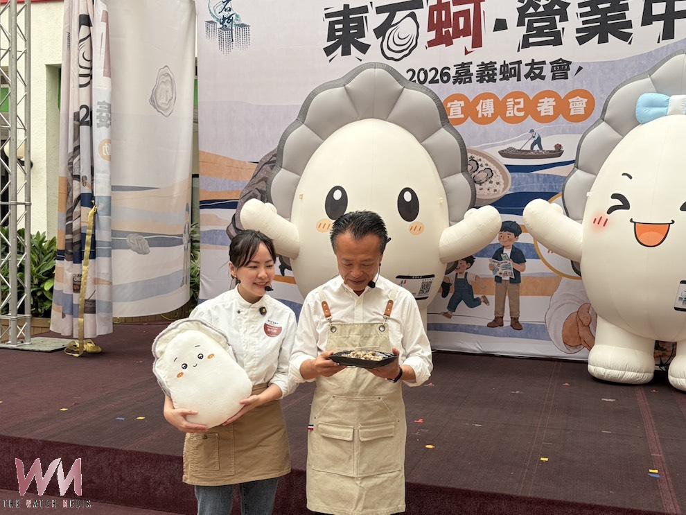 嘉義優鮮最佳代言人-翁章梁縣長攜手護理師主廚網紅陸巧因行銷「東石蚵」,邀請國人秋天來遊嘉義及品嚐美味牡蠣。(圖/記者陳惲朋攝)