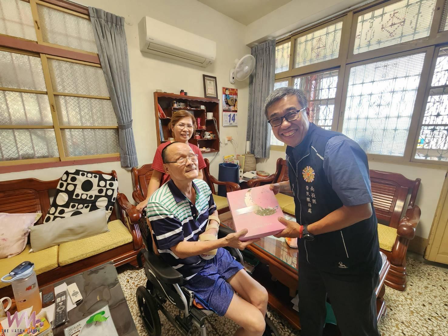 中秋送暖情意長南投縣榮服處訪視義務役傷殘官兵傳遞溫馨祝福 - https://www.watchmedia01.com