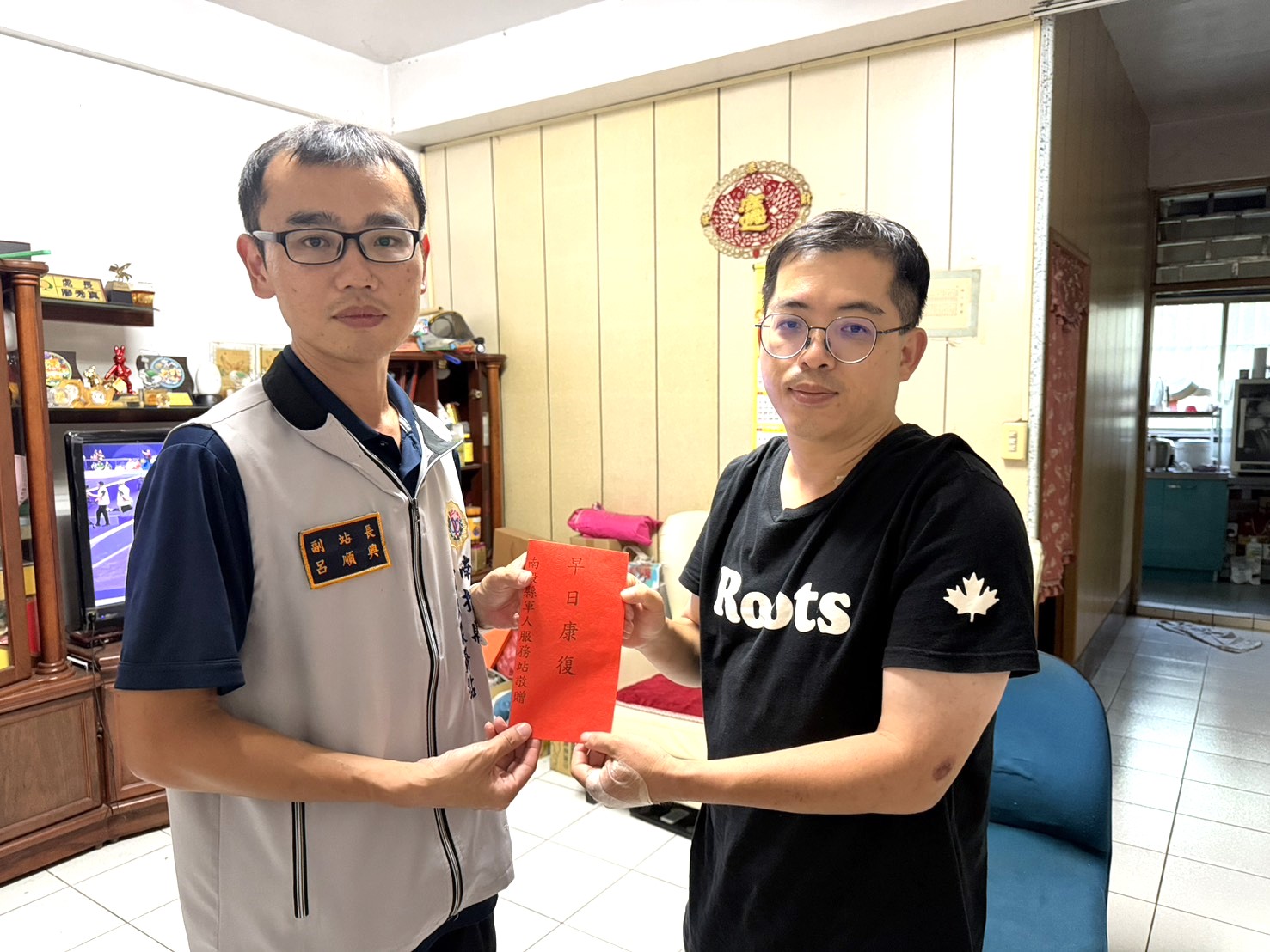 南投縣軍人服務站關懷役男致贈慰問金