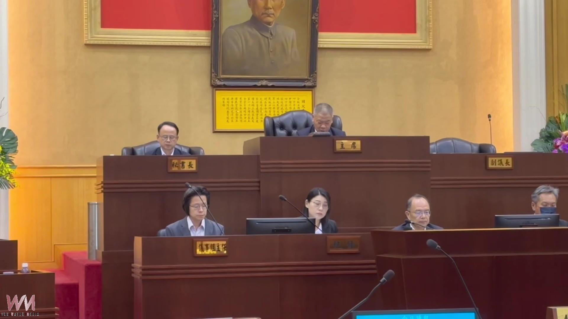 謝典霖遭押衝擊彰化議會 許原龍主持:先做好分內工作 - https://www.watchmedia01.com