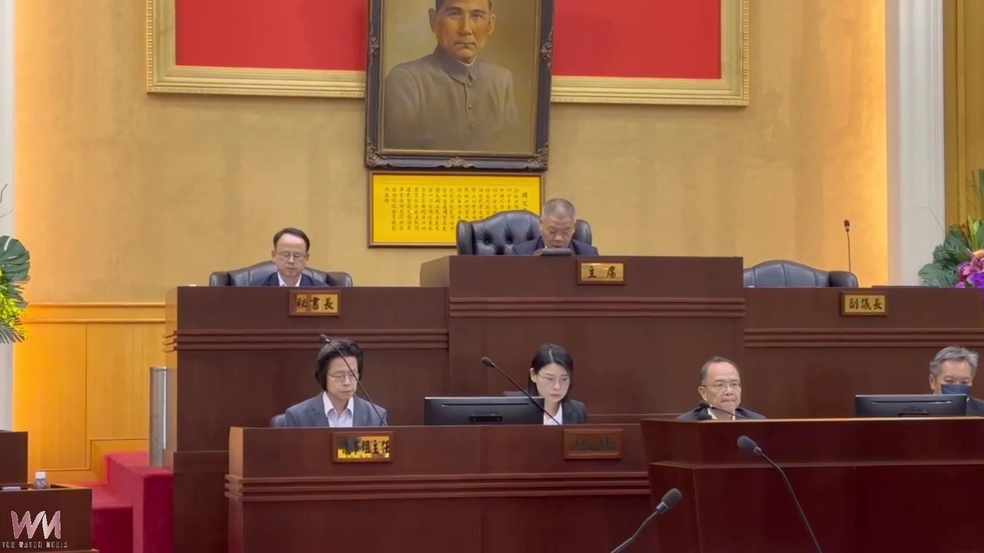 謝典霖遭押衝擊彰化議會 許原龍主持:先做好分內工作 - https://www.watchmedia01.com