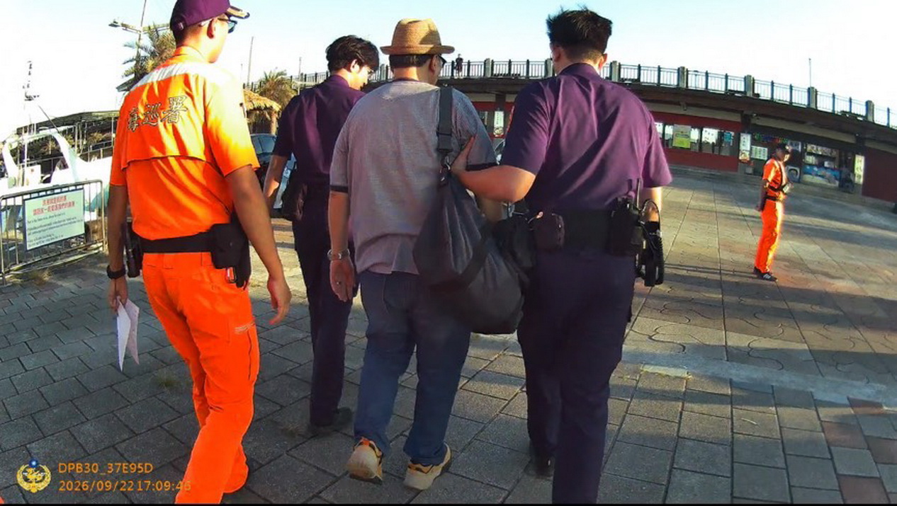 通緝犯搭船欲出港 海巡掌握登船時機逮捕送辦 - https://www.watchmedia01.com