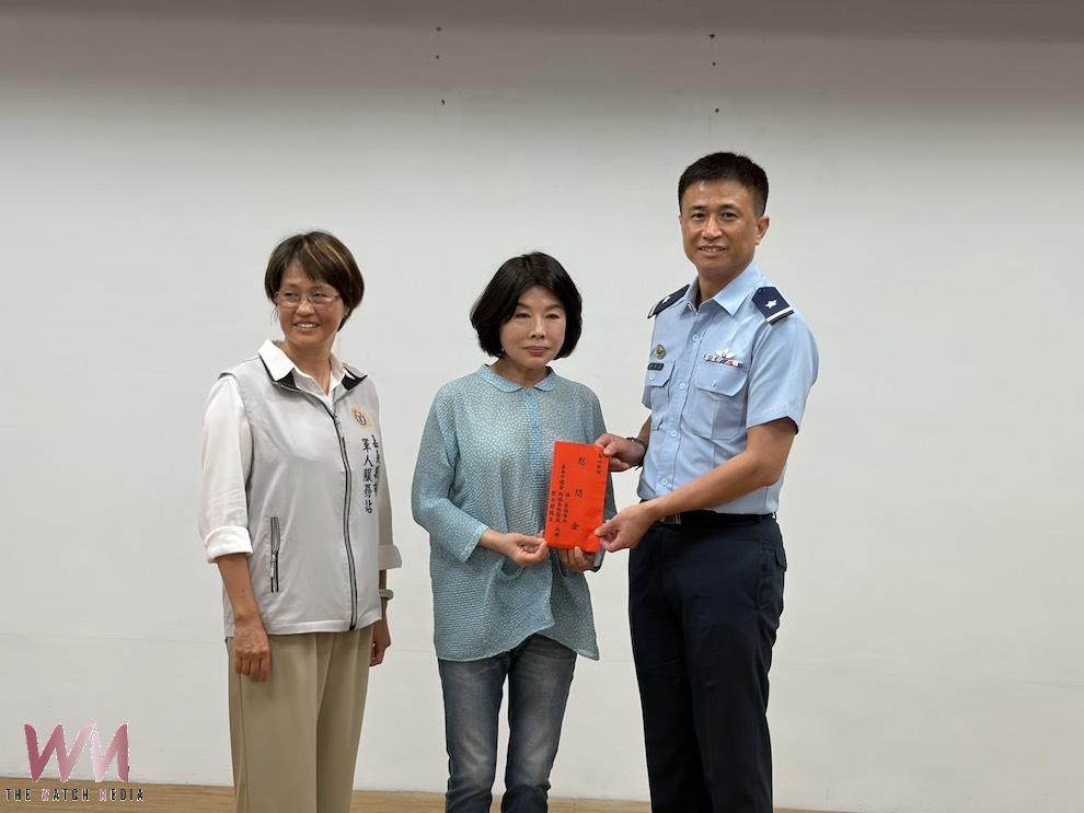 嘉市議長陳姿妏帶隊赴空軍基地秋節敬軍    感謝國軍守護家園