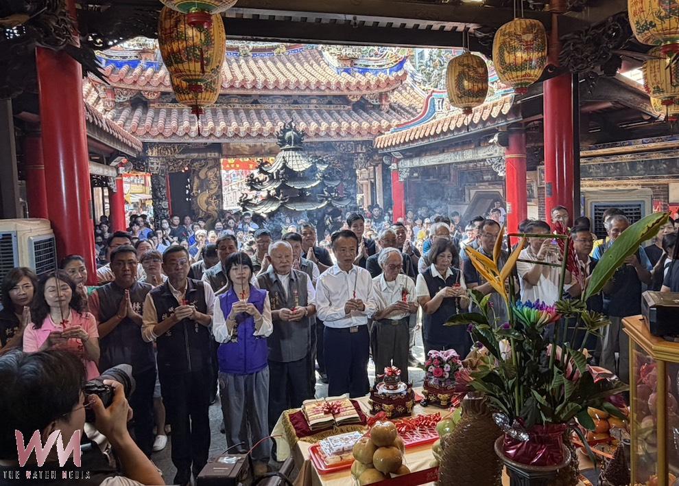 新港奉天宮舉辦「開臺媽祖契子女中秋回宮大團圓」,邀請來自全國各地的媽祖契子女回宮團拜,共度中秋佳節。(圖/記者陳惲朋攝)