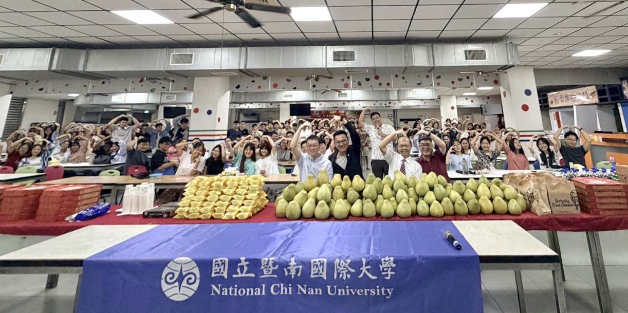 一輪明月 兩地團圓 暨大埔里與台中校區陪伴國際學生溫暖過中秋