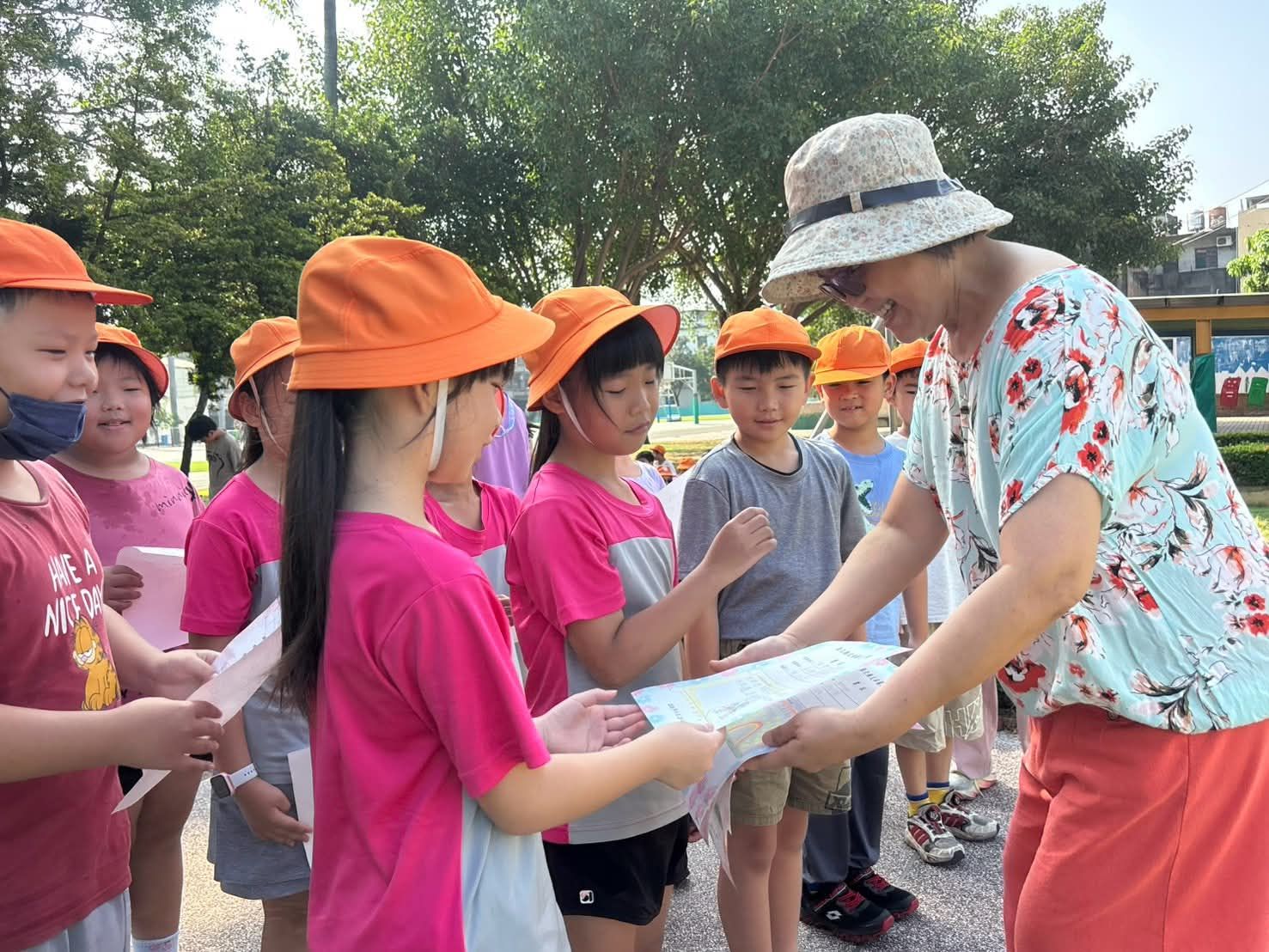 孩子頒獎、老師受獎！文祥國小教師節上演最暖角色互換