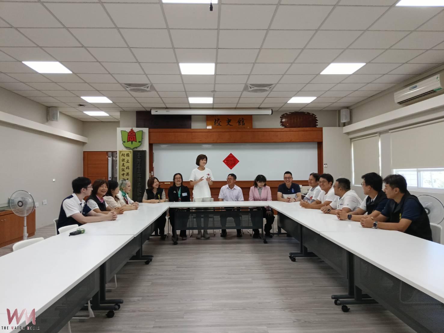 扶輪傳愛暖校園 扶輪公益網跨區捐贈鋼琴 - https://www.watchmedia01.com