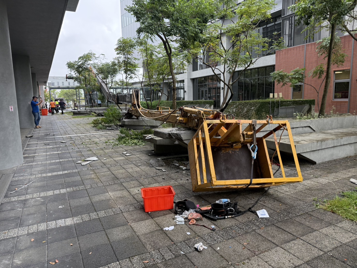 宜蘭科學園區洗牆工人意外墜落 ㄧ死一傷 - https://www.watchmedia01.com