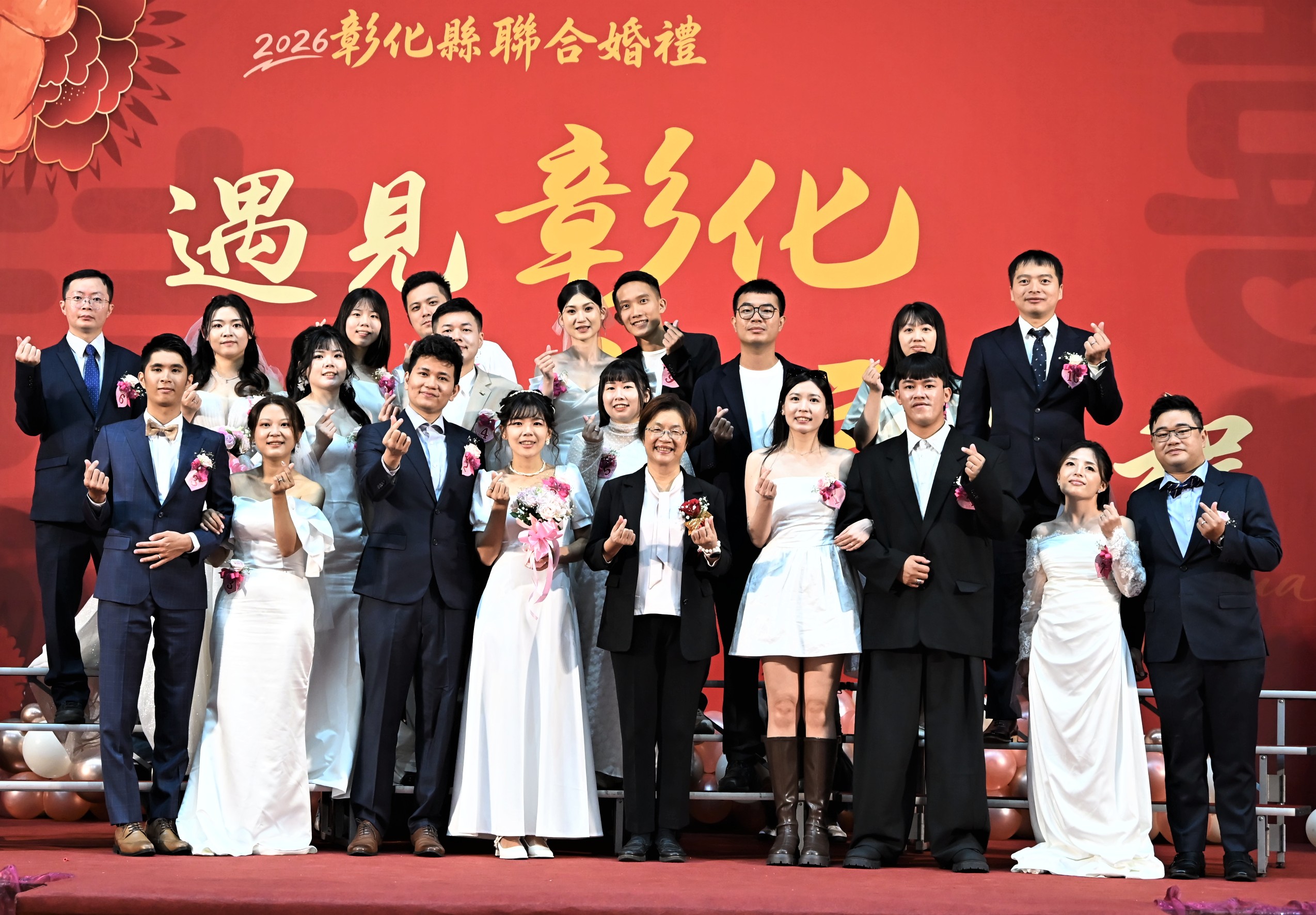 跑車載幸福！50對新人彰化聯合婚禮甜蜜成家 - https://www.watchmedia01.com