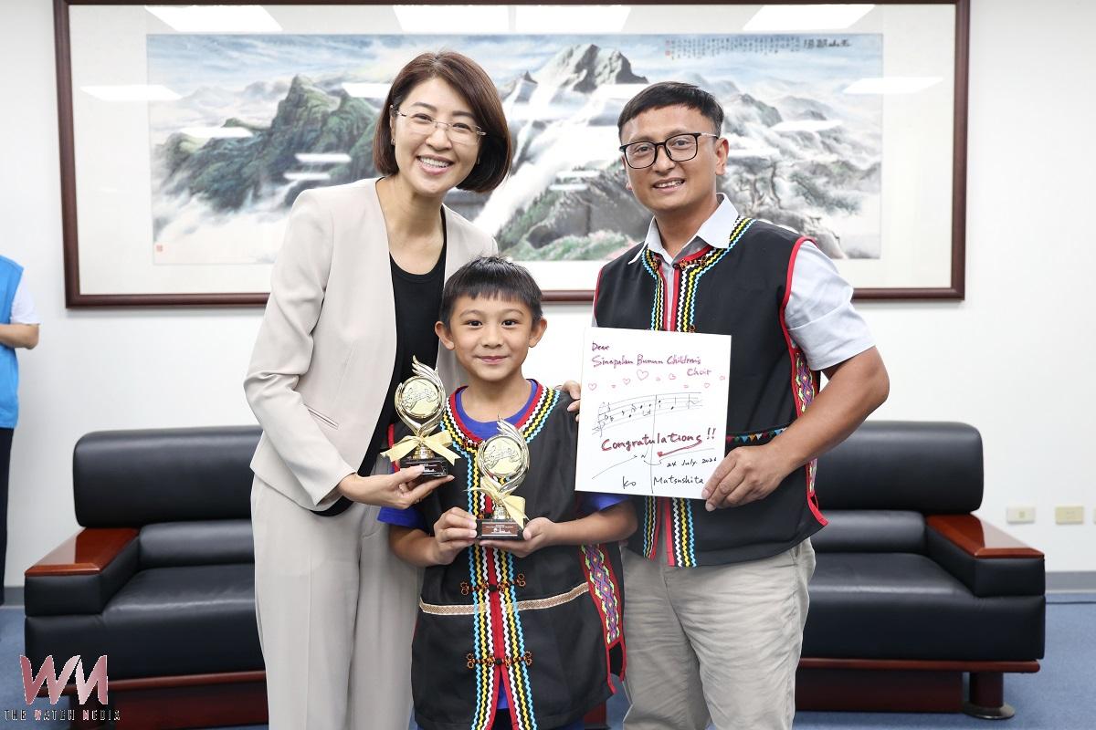 希娜巴嵐國小合唱團東京國際合唱大賽獲雙金獎 許縣長接見嘉勉 - https://www.watchmedia01.com