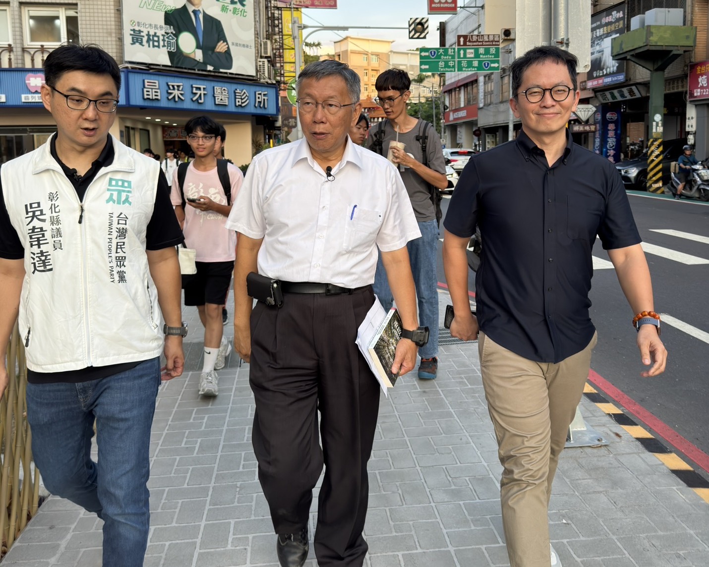 (有影片)/柯文哲陪蘇智弦走基層 柯跑遍和線伸拚第三選區 - https://www.watchmedia01.com
