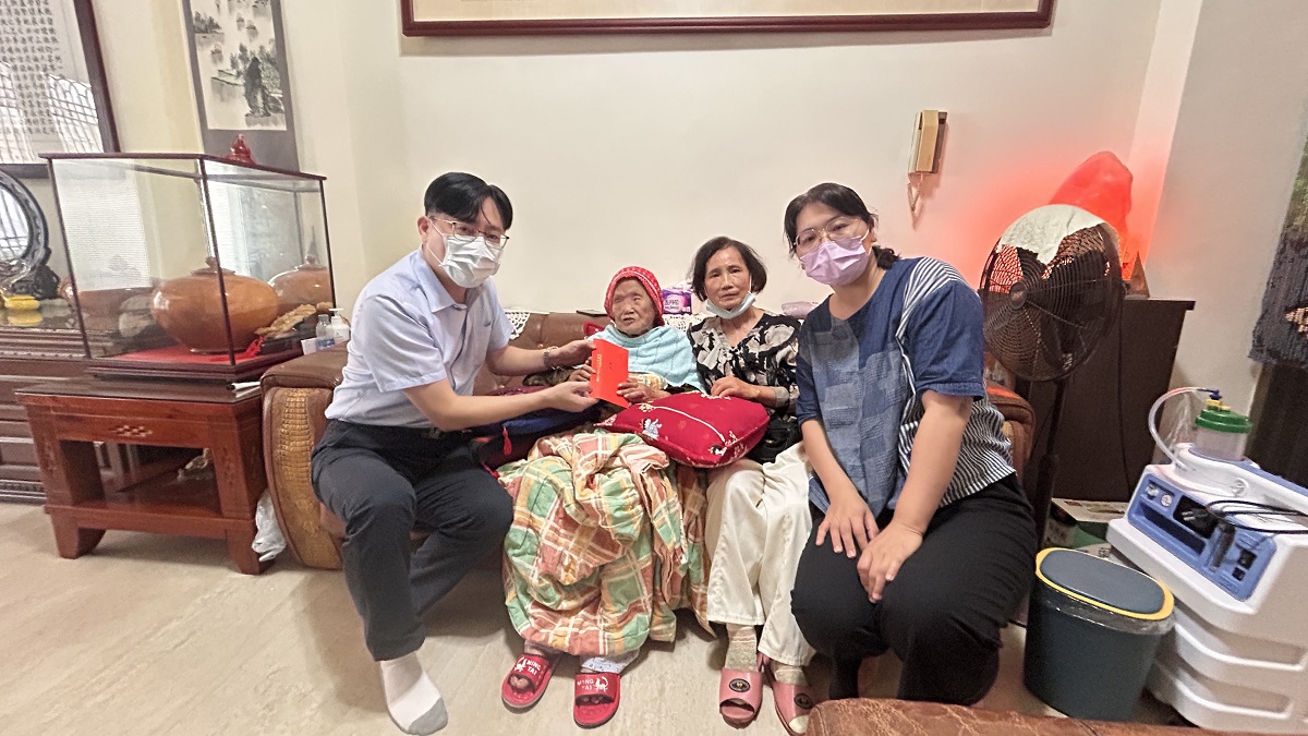 百歲遺眷突遇火警南投縣榮服處即時關懷並提供急難協助 - https://www.watchmedia01.com