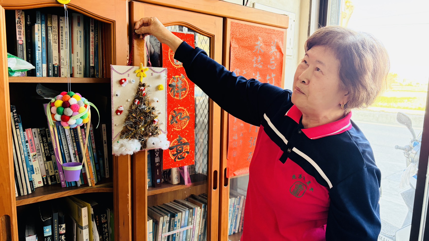 （有影片）／嫁來台30年才找到自己　72歲潘娩靠編織活出第二人生 - https://www.watchmedia01.com