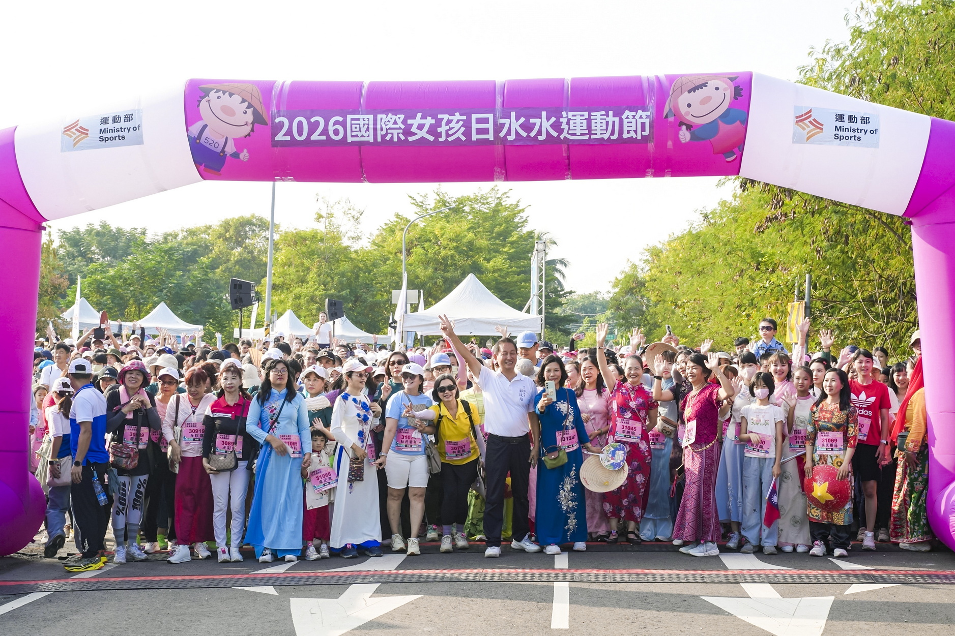 新住民穿傳統服飾領跑　田中水水運動節展多元文化