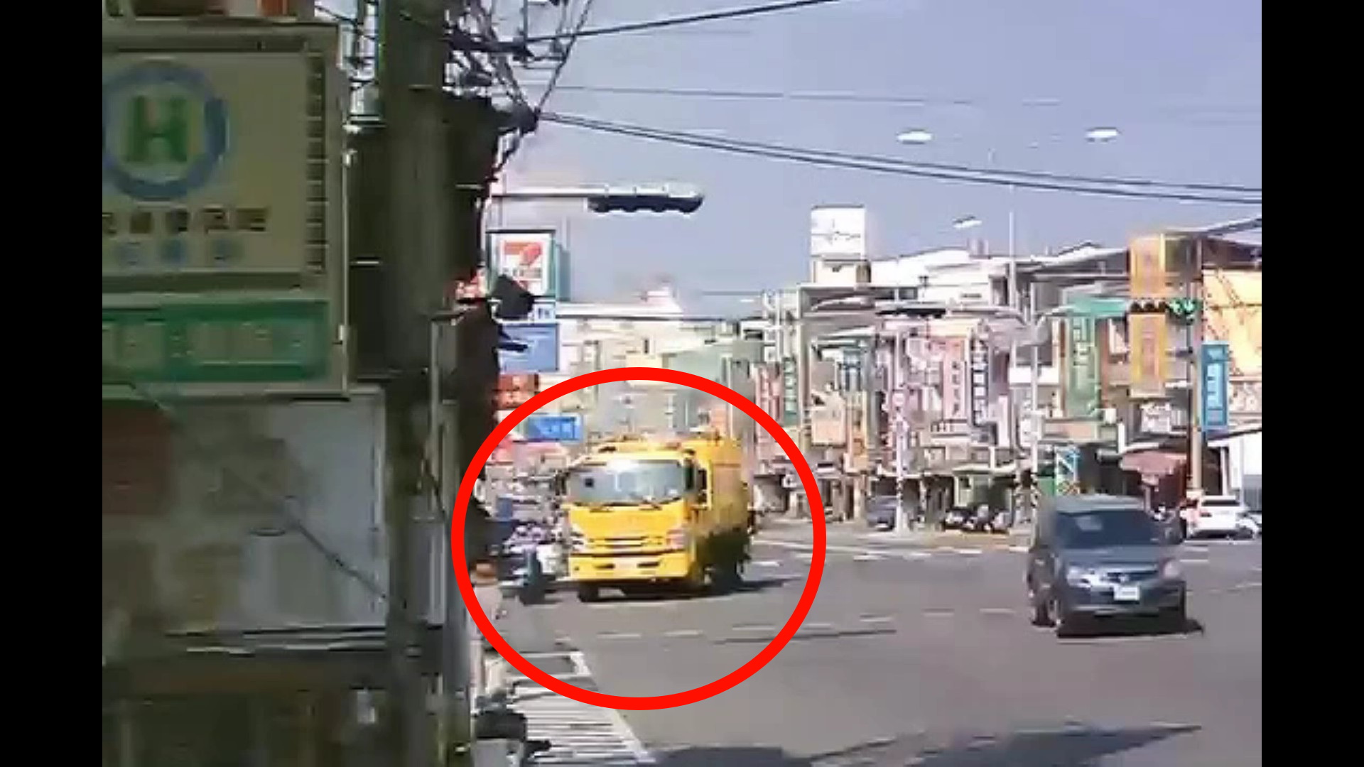 彰化垃圾車右轉撞死73歲婦人　行車紀錄器曝碰撞瞬間 - https://www.watchmedia01.com
