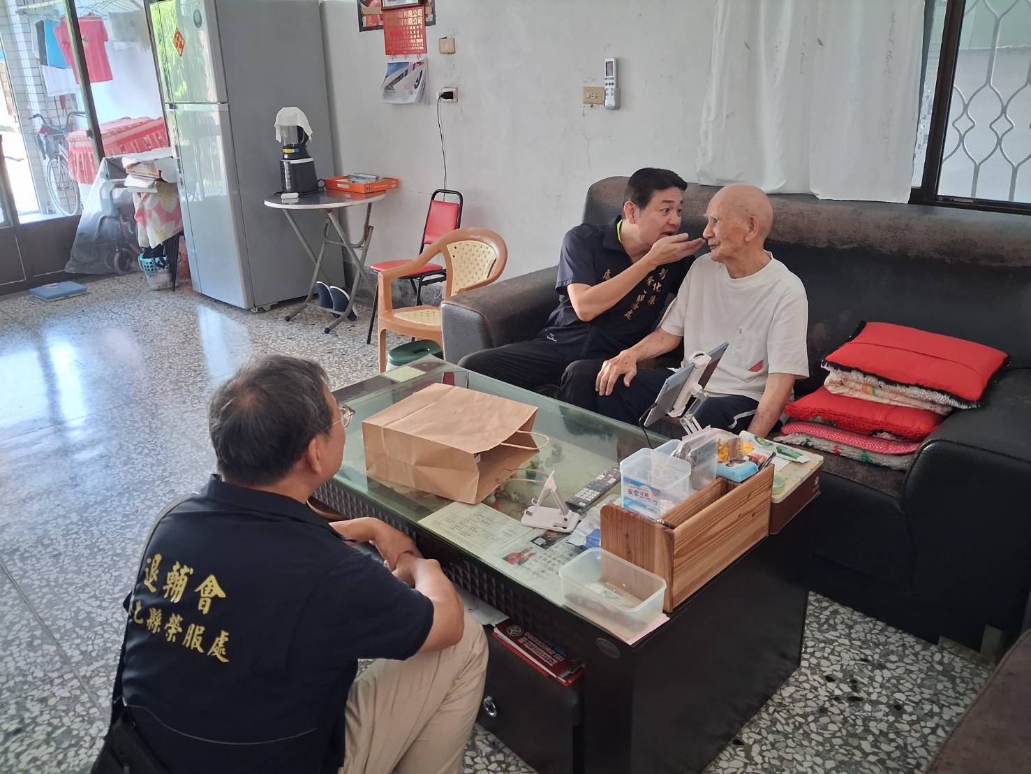 重陽節將至　彰化榮服處探望老英雄、送暖到家