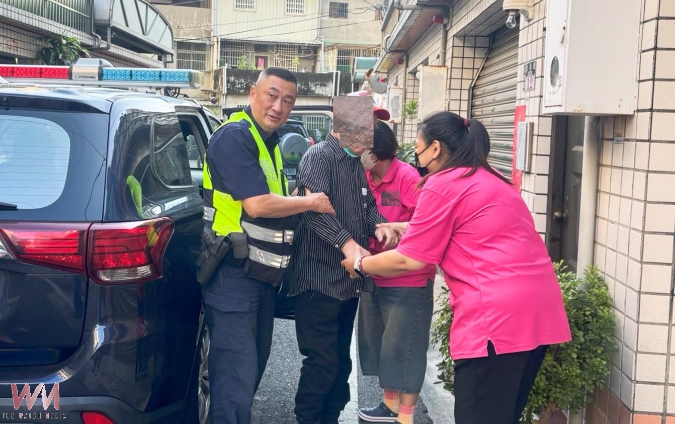 老翁跟不上競選掃街隊伍迷途發抖 北港警掃描QR Code助平安返家 - https://www.watchmedia01.com