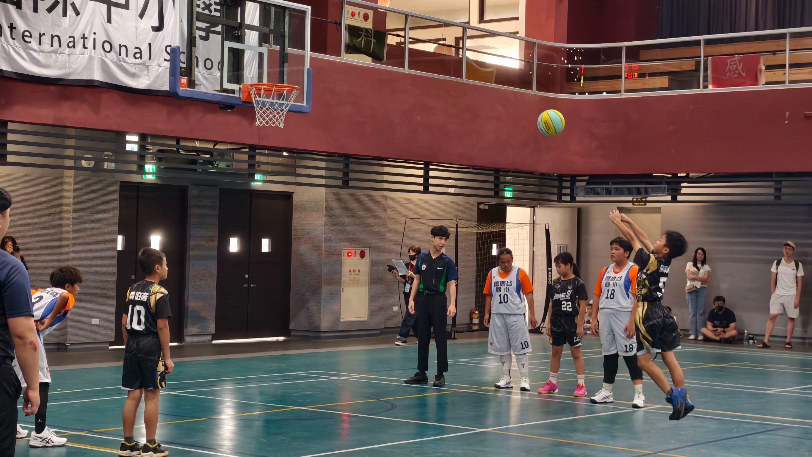 球星陪打、公益傳愛!野孩子公益球賽讓偏鄉孩子站上舞台 - https://www.watchmedia01.com