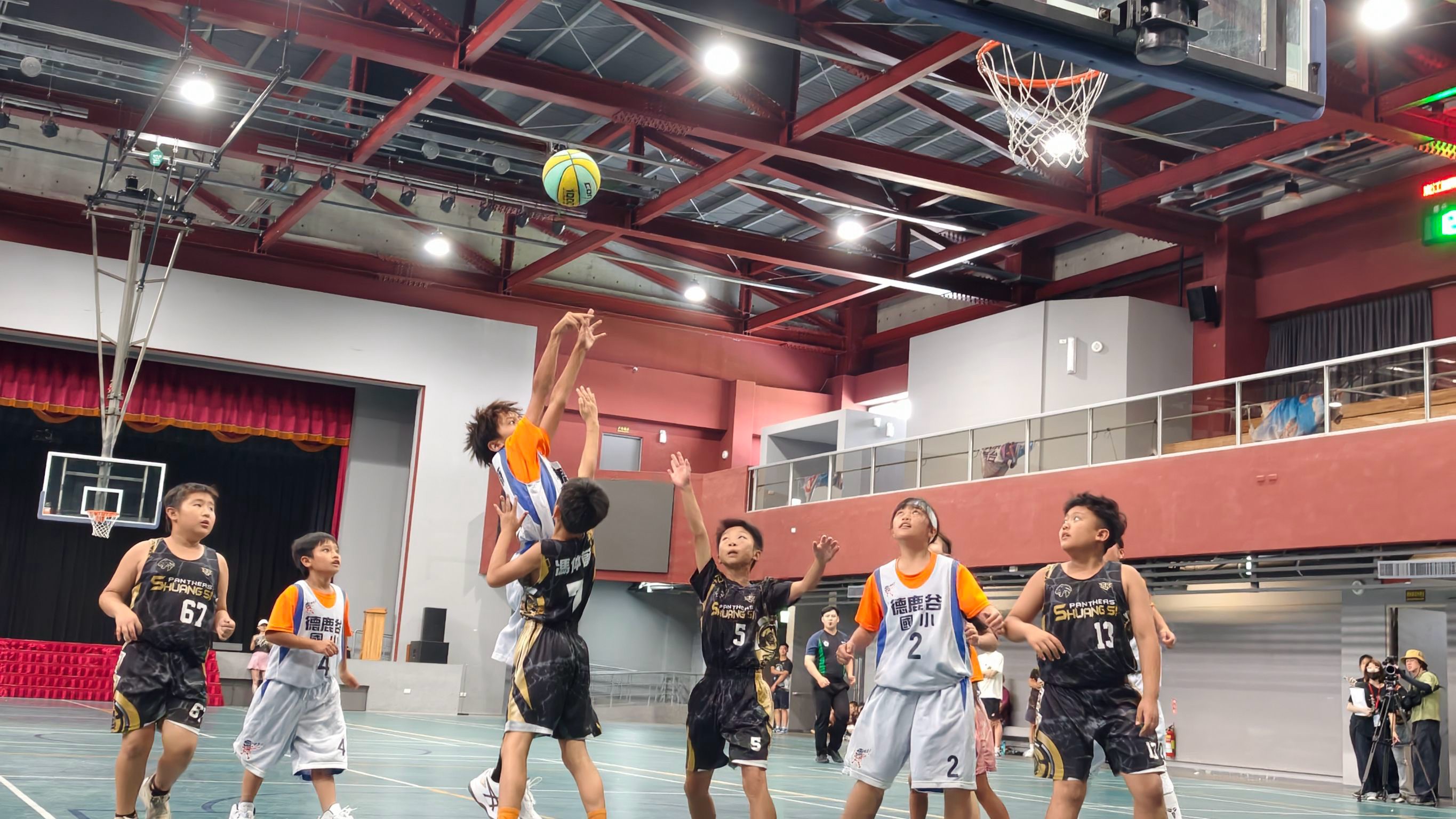 球星陪打、公益傳愛!野孩子公益球賽讓偏鄉孩子站上舞台 - https://www.watchmedia01.com