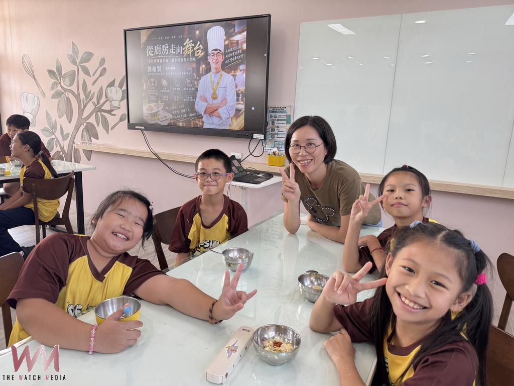 一盤烏魚子炒飯、一堂人生課 名廚劉柏賢返德興國小激勵學弟妹 - https://www.watchmedia01.com