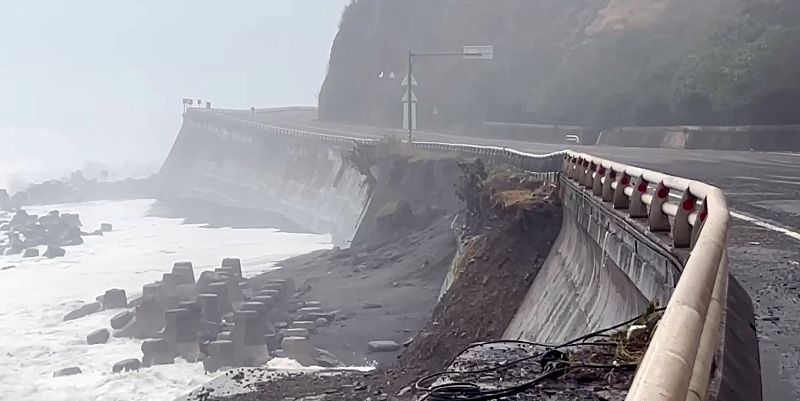 颱風薔琵掀巨浪襲台東!南迴公路路基流失、離島傳災情 - https://www.watchmedia01.com