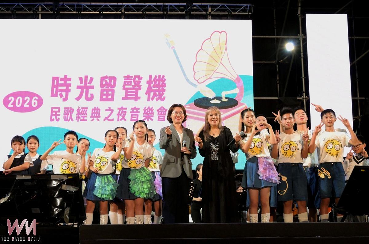 屏東「時光留聲機」民歌之夜　逾萬人千禧公園齊唱經典歌曲