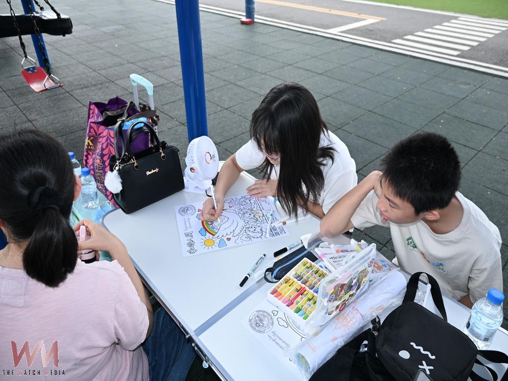 500多名學童揮筆彩繪世界美好　國際獅子會將和平與公益帶進社頭 - https://www.watchmedia01.com
