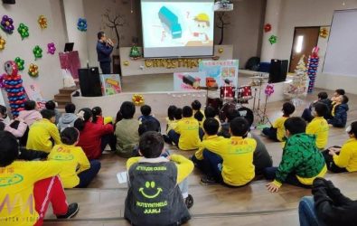 為提升學童的交通安全意識，臺西分局受邀至轄內國小校園舉辦交通安全宣導活動，聚焦寒假及春節期間的行人安全。（圖／記者蘇榮泉翻攝）